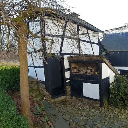 The Old Farm House بيت للعطل