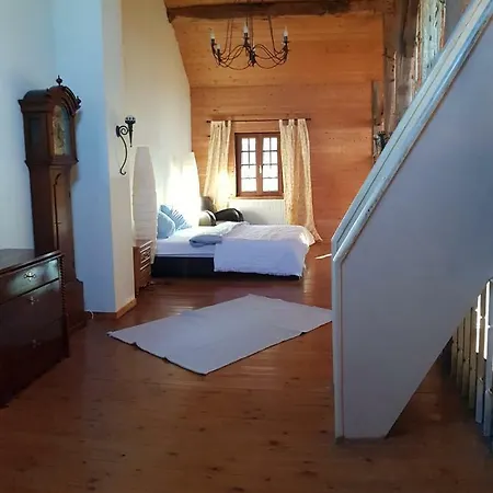 The Old Farm House ستاومونت