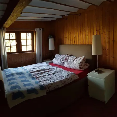 The Old Farm House بيت للعطل